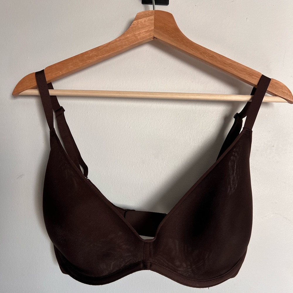 Skims Weightless Scoop Bra